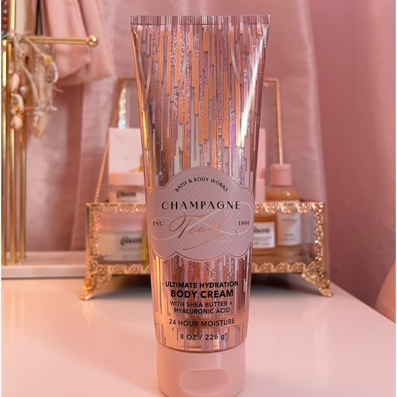 Champagne Toast Ultimate Hydration Body Cream - Picture 4 of 4